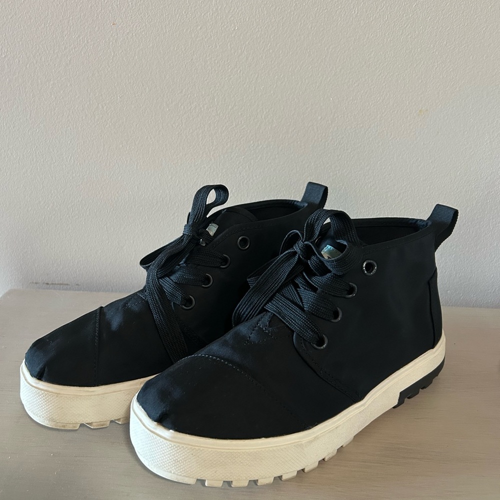 Toms Botas Lug Hightop Sneakers - Picture 2 of 4